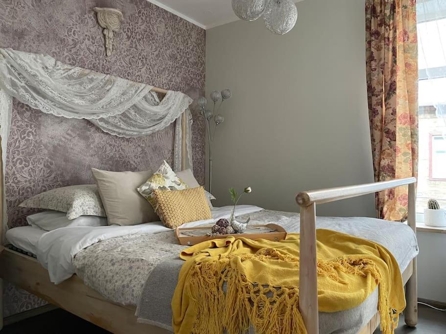 Appartamento Elegant & 1br W Free Parking - Sleeps 4 Riga