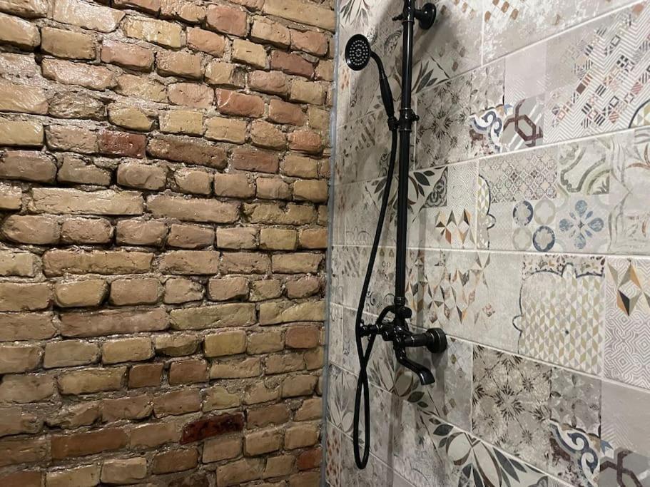 Elegant & 1br W Free Parking - Sleeps 4 Appartamento