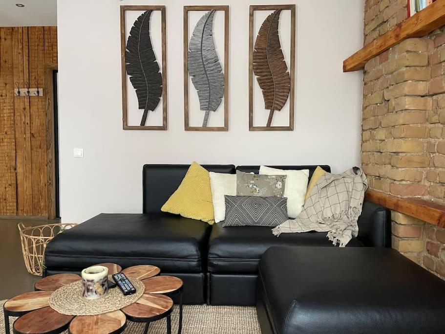 Elegant & 1br W Free Parking - Sleeps 4 Appartamento