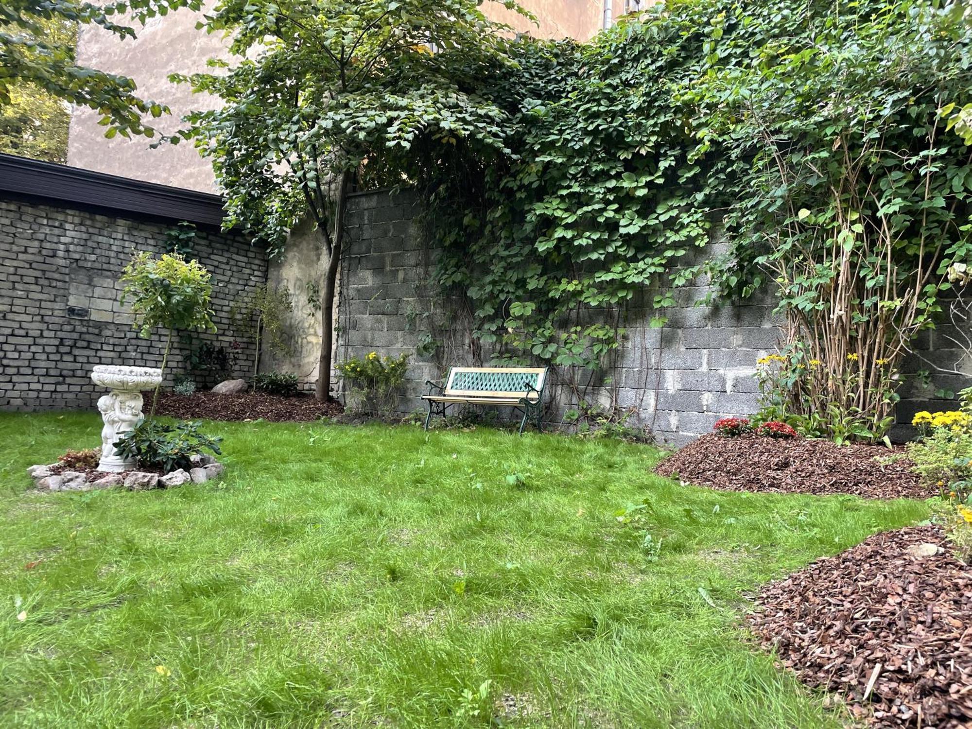 Elegant & 1br W Free Parking - Sleeps 4 *