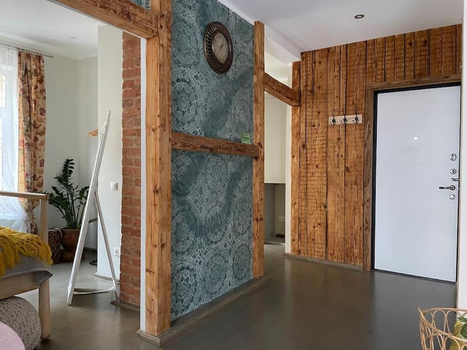 Elegant & Central 1Br W Free Parking - Sleeps 4 Appartement